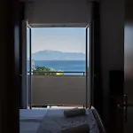 Roic Apartment