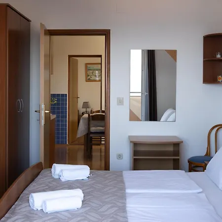 Roic Apartment
